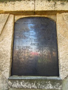 Gefallenendenkmal 1. Weltkrieg für Gommlo und Ateritz in Gommlo -Tafel- Anfang September 2020a