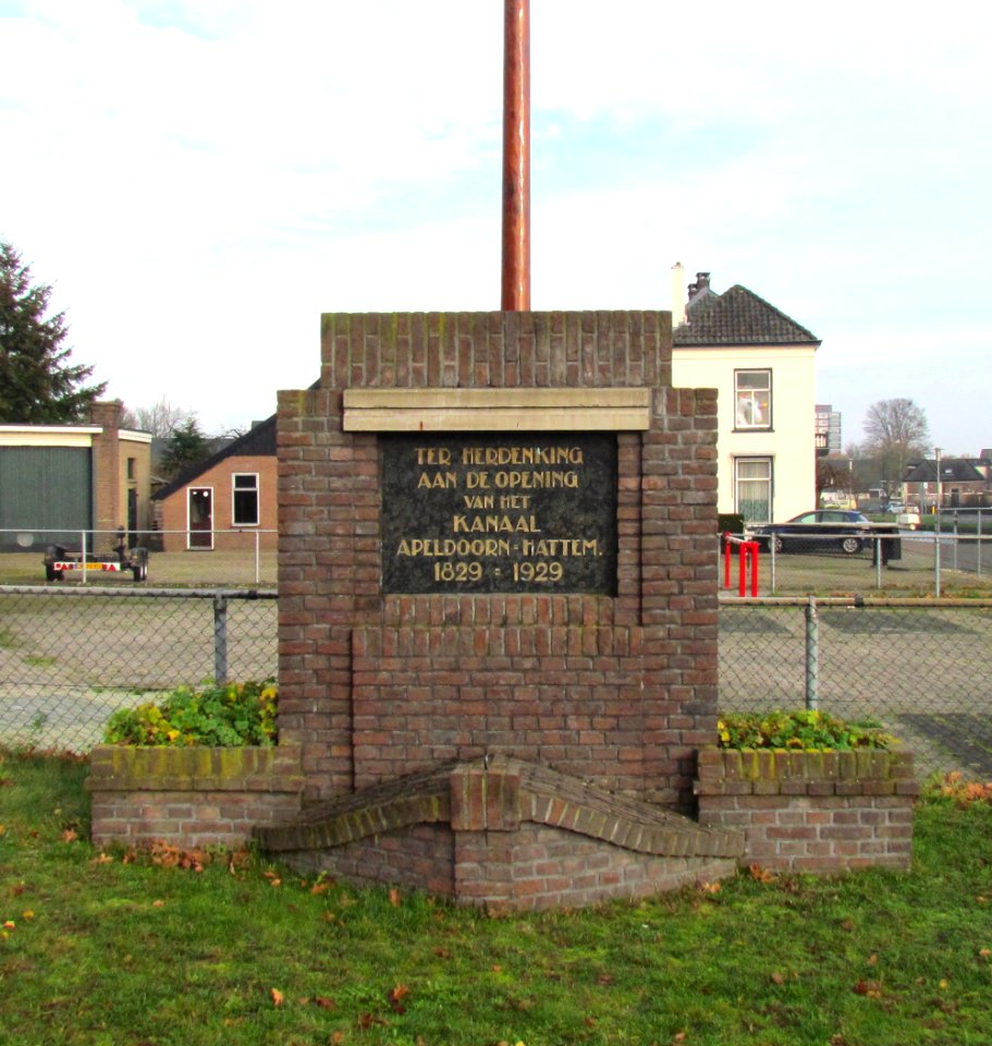Gedenksteen kanaal Apeldoorn - Hattem