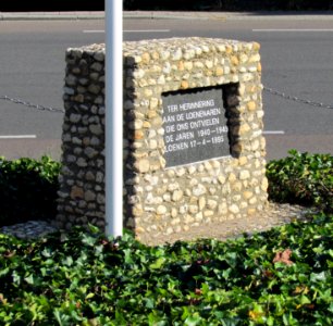 Gedenktekens bij de Brink, Loenen (2)