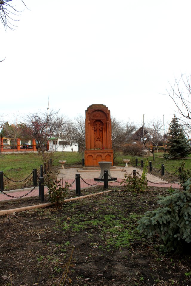Gedenkstein an der Armenisch-apostolische Kirche in Odessa 1