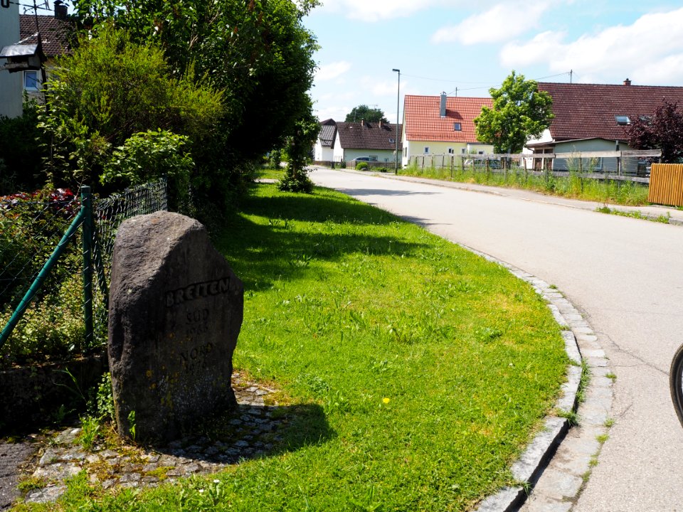 Gedenkstein Breiten Süd Nord Siebnach (02)