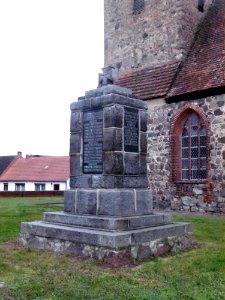 Gefallendenkmal Görike 2011