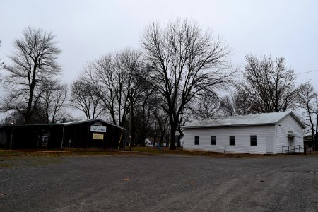 Geff, IL, town hall and park