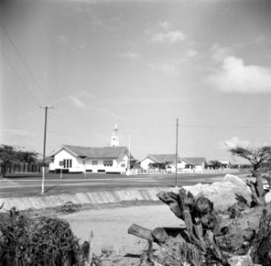 Gebouwen en kerk in Oranjestad op Aruba, Bestanddeelnr 252-1674