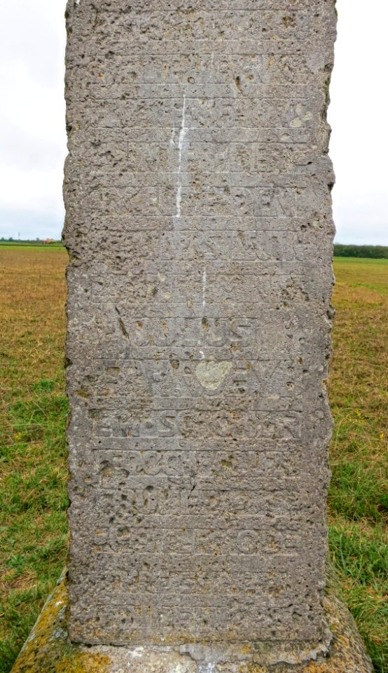 Gedenkstein unleserlich - detial inschrift photo