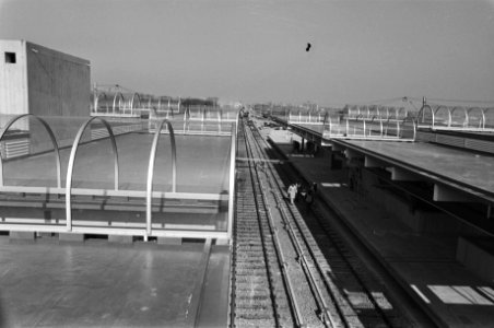 Gecombineerd trein- en metrostation in Bijlmermeer bijna gereed overzicht van s, Bestanddeelnr 928-4780