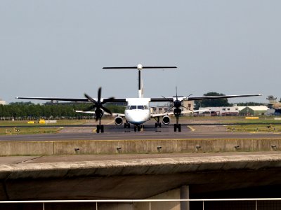 G-ECOJ Flybe De Havilland Canada DHC-8-402Q Dash 8 - cn 4229 taxiing 14july2013 pic-002