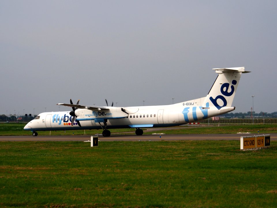 G-ECOJ Flybe De Havilland Canada DHC-8-402Q Dash 8 - cn 4229 taxiing 13july2013 pic-003