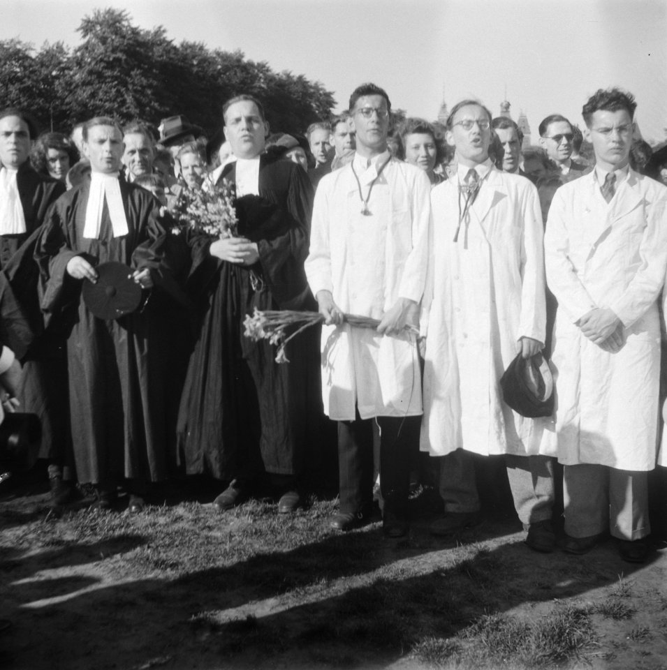 Gecostumeerde voetbalwedstrijd studenten, Bestanddeelnr 901-7682