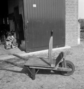 Gebouwen, werktuigen, gereedschappen, kruiwagens, Bestanddeelnr 253-4343