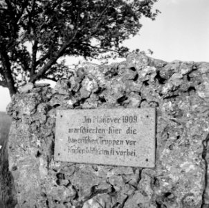 Gedenkteken aan de Kaiserstraße in Bad Mergentheim, hier trokken de Beierse troe, Bestanddeelnr 254-4510