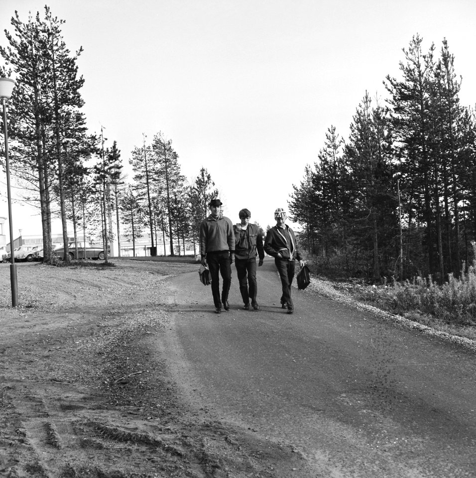 Gebouwen, exterieur, wegen, mannen, wandelen, Bestanddeelnr 253-6365