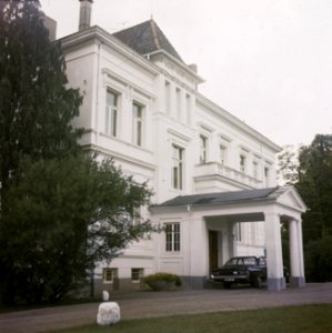 Gebouwen, auto's, Bestanddeelnr 254-7346