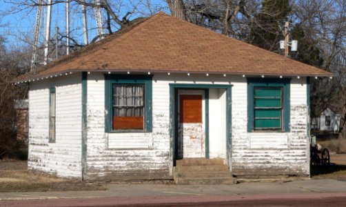 Geddes, South Dakota, building W side Main between 4 and 5