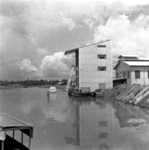 Gebouwen, kanalen, bootjes, Bestanddeelnr 250-8354