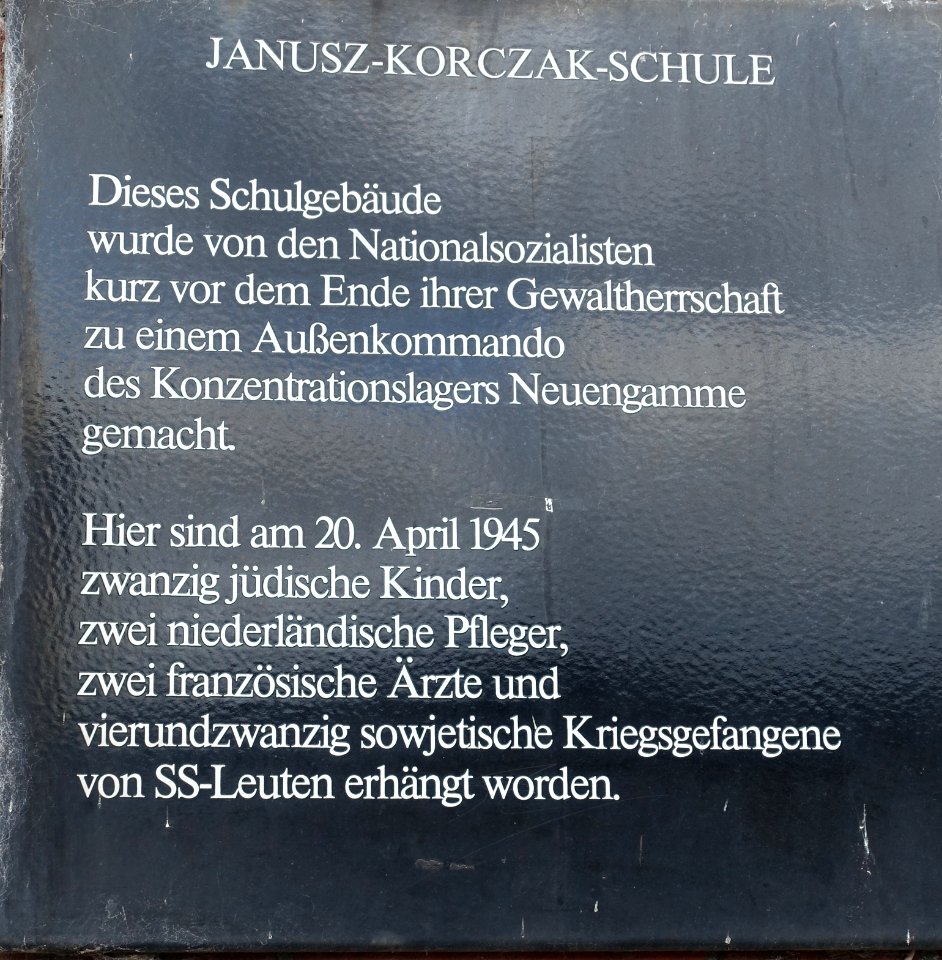 Gedenktafel an der Schule