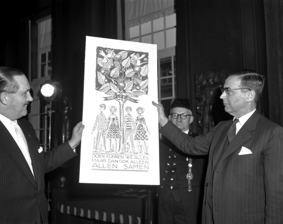 Gedenktegel tgv Zilveren Huwelijksfeest voor Burgemeester Van Hall Willy Wald, Bestanddeelnr 913-6896