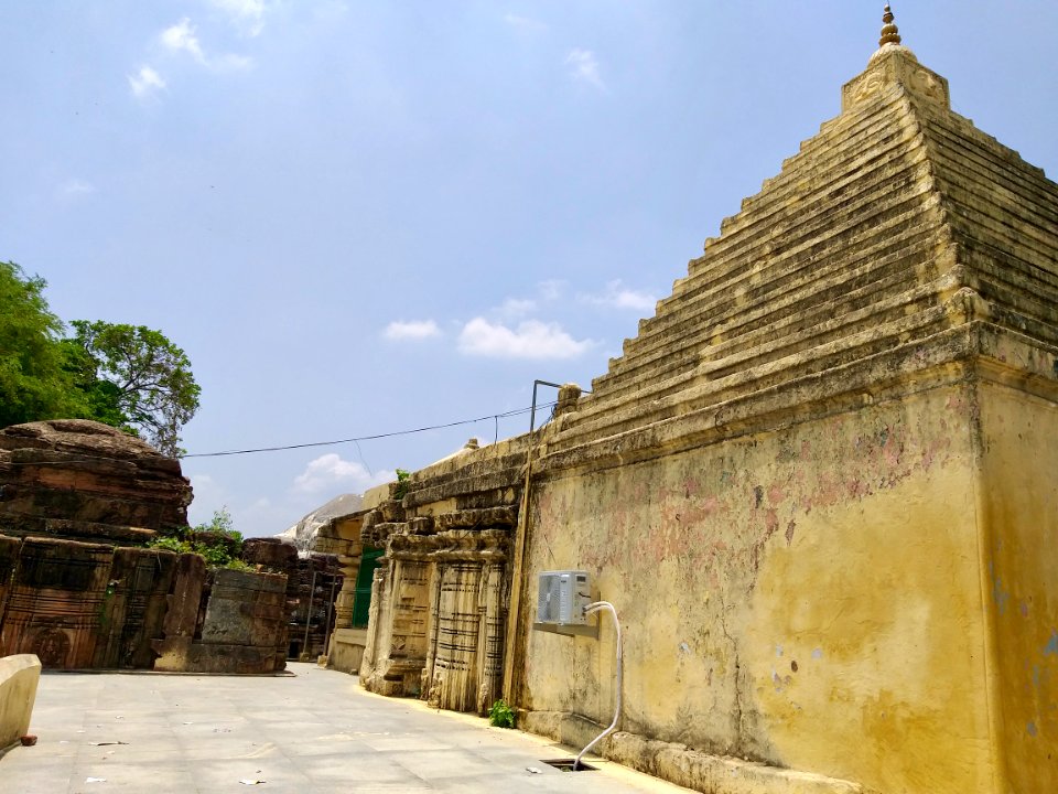Gautamesvara temple Manthani, Telangana - 20