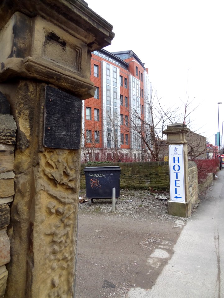 Gate Piers And Flanking Boundary Walls At Entrance To Kingston Terrace