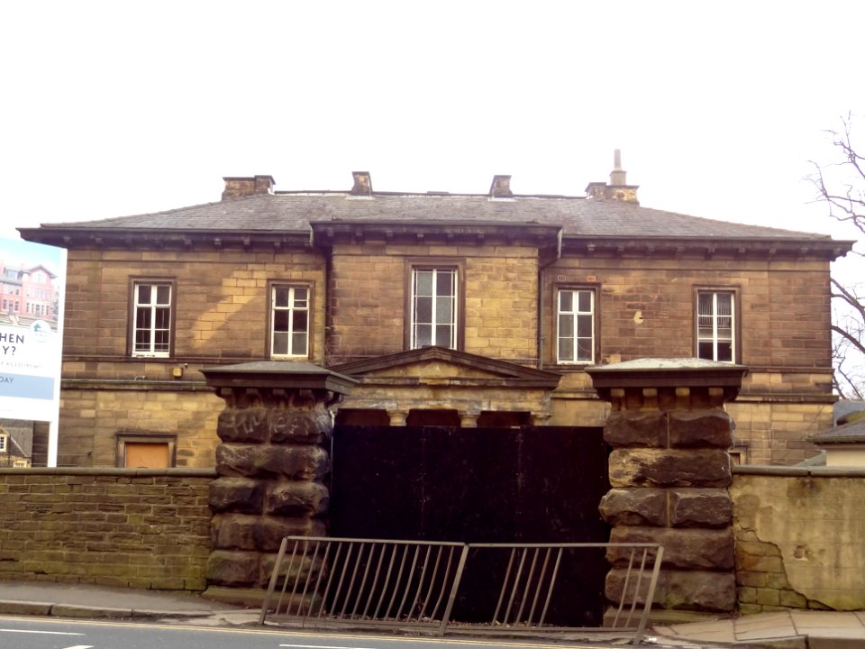 Gate Piers To Rose Court (Leeds High School For Girls)