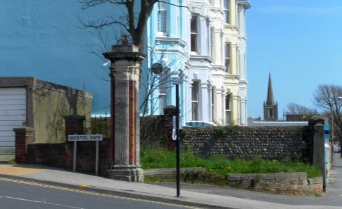 Gate piers, lamp standards and walls at Bristol Gate, Kemptown, Brighton (NHLE Code 1380026) (April 2013) (1)