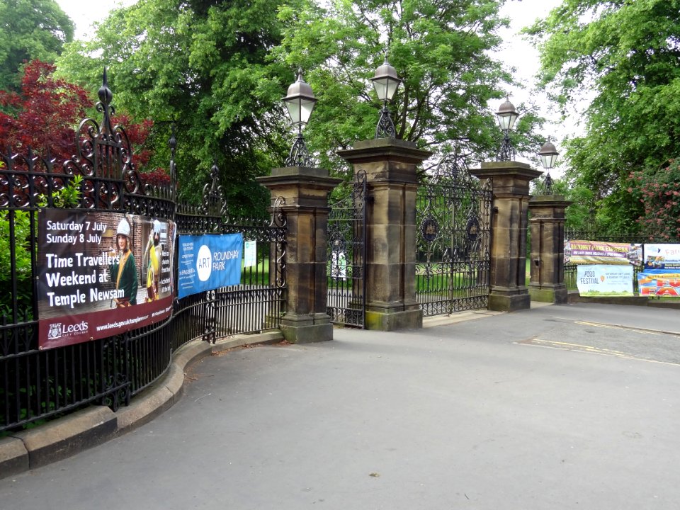 Gate Piers, Gates And Railings To Roundhay Park