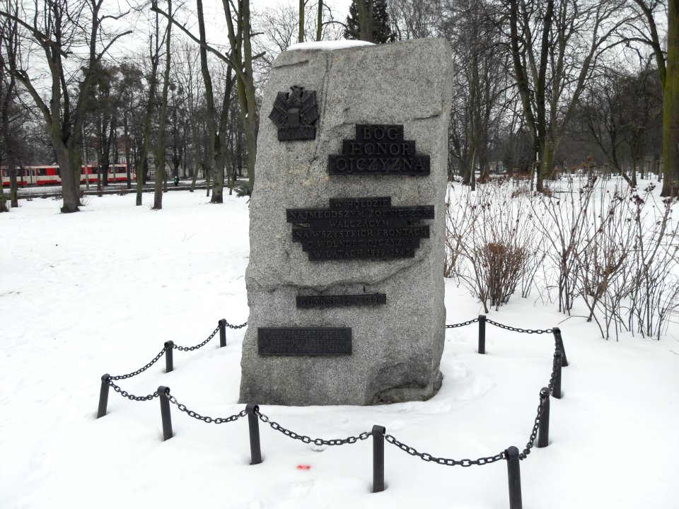 Gdańsk - pomnik w Parku Akademickim