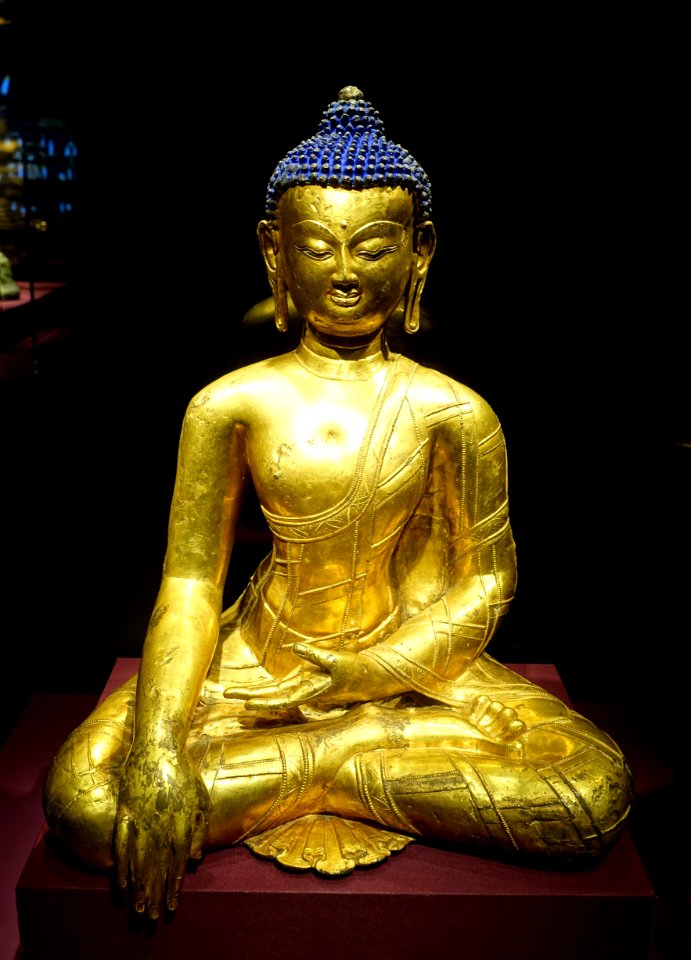 Gautama Buddha, Central Tibet, 1300s AD, gilt copper, pigment - Arthur M. Sackler Gallery - DSC05213