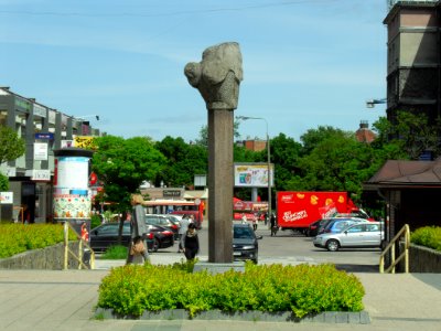 Gdańsk ulica Klonowa pomnik "Legenda Norwidowi"