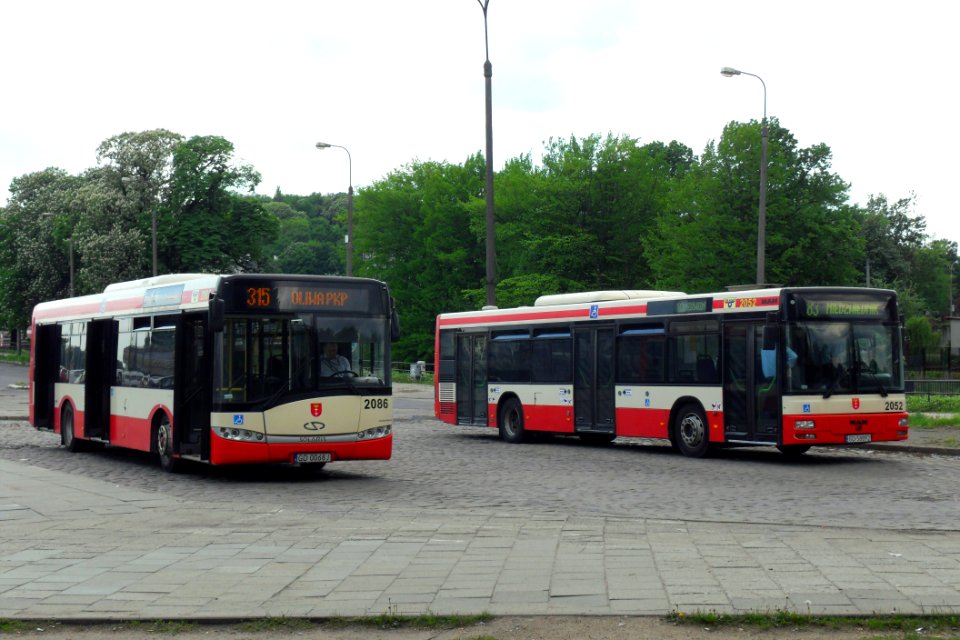 Gdańsk Śródmieście autobusy miejskie Solaris i MAN