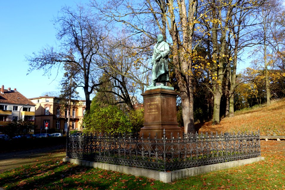 Gauß-Denkmal - Braunschweig, Germany - DSC04430