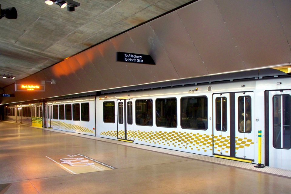 Gateway Station, Pittsburgh, 2015-05-10, 01