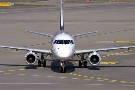 Erj-170std airport tarmac
