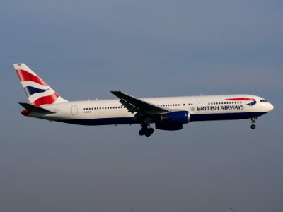 G-BZHB landing at Schiphol (AMS - EHAM), The Netherlands, pic3