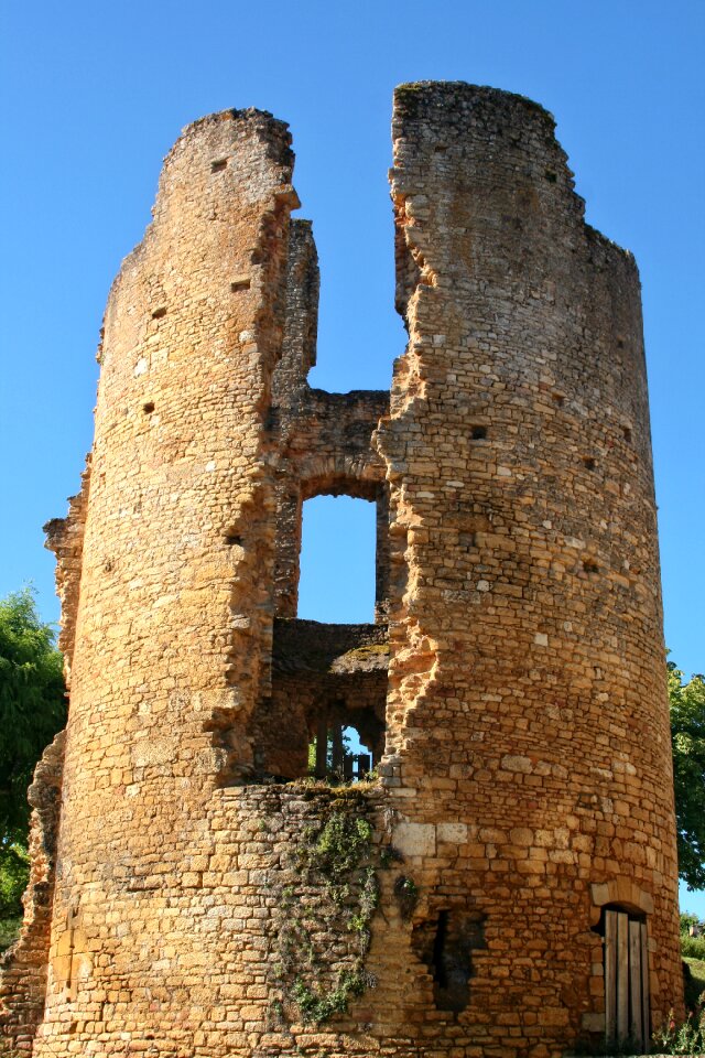 Holy alvère tower ruin