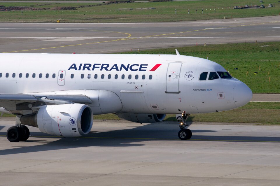 A319 airport zurich tarmac