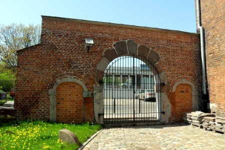 Gdańsk kościół św. Piotra i Pawła – brama na cmentarz