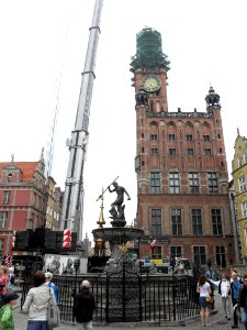 Gdańsk ratusz Głównego Miasta – montaż hełmu (3)