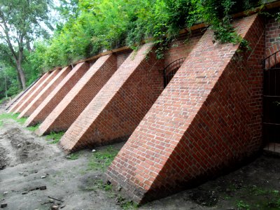 Gdańsk Grodzisko - bateria moździerzy w renowacji (2)