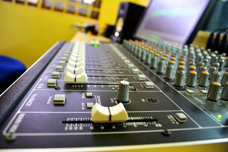 Record equipment broadcast