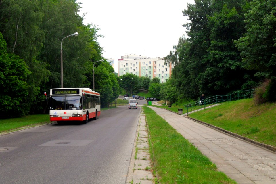Gdańsk ulica Góralska i autobus 136