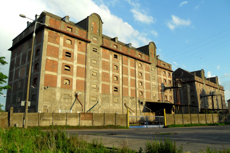 Gdańsk elewatory nad Martwą Wisłą