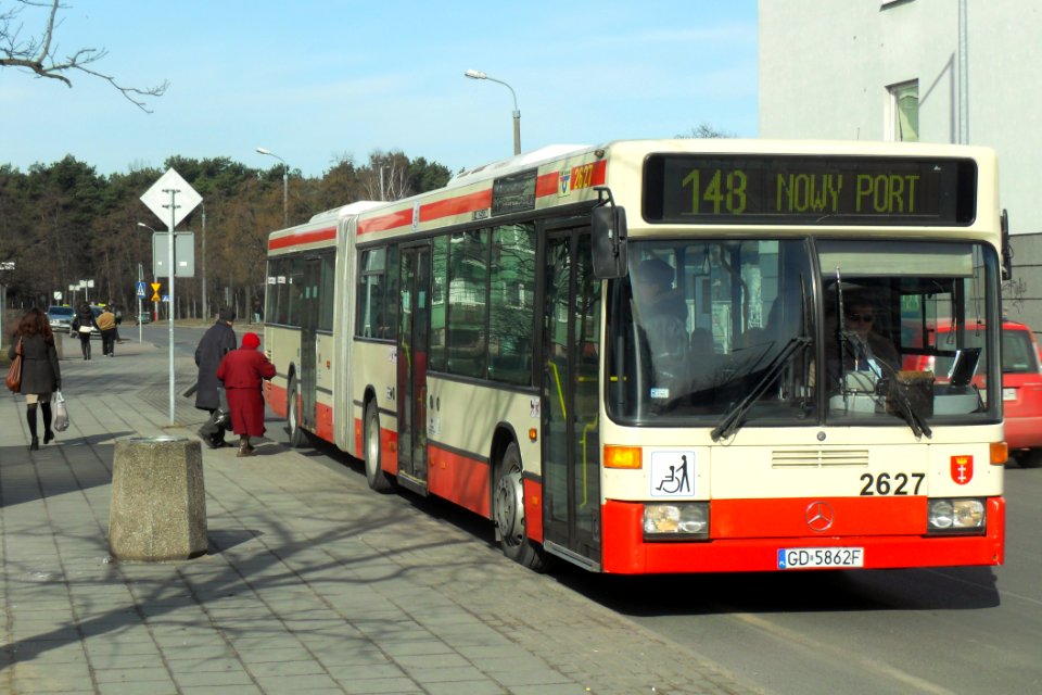 Gdańsk ulica Dworska i autobus 148