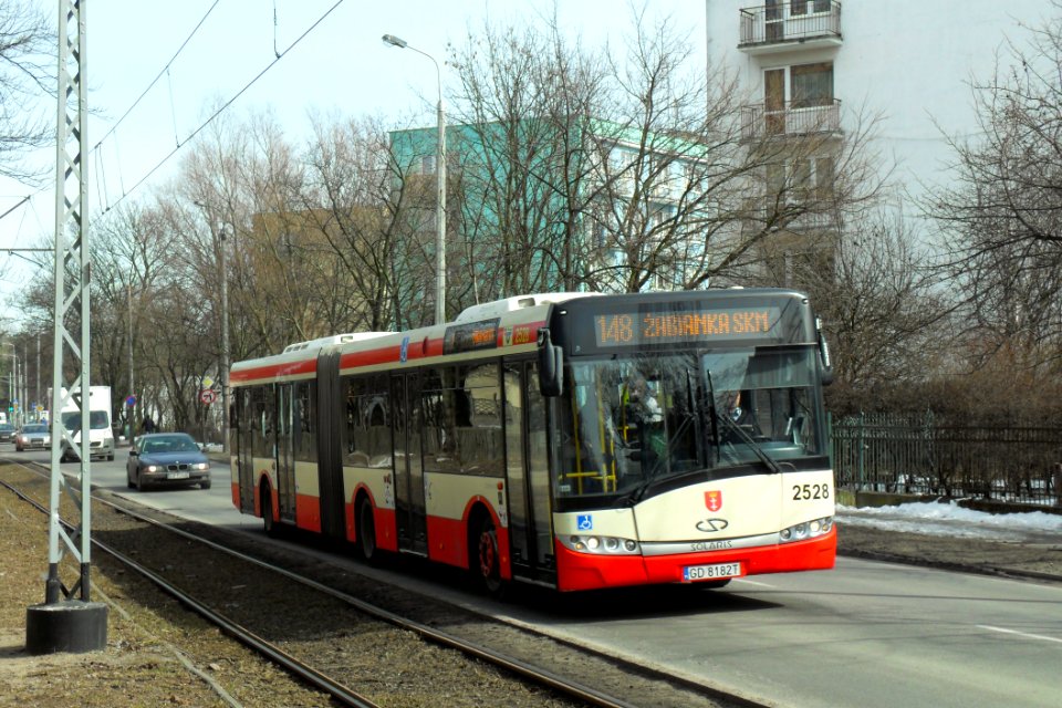 Gdańsk ulica Gdańska i autobus 148