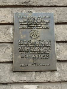 Gdańsk ulica Dyrekcyjna 2–4 (tablica)