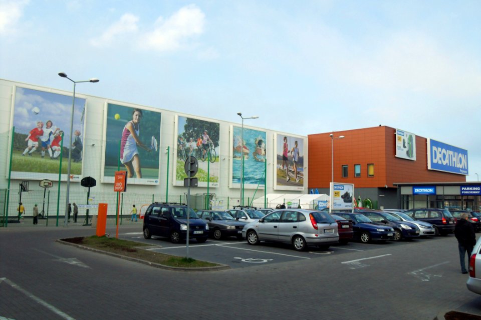 Gdańsk ulica Obrońców Wybrzeża 1 – Decathlon