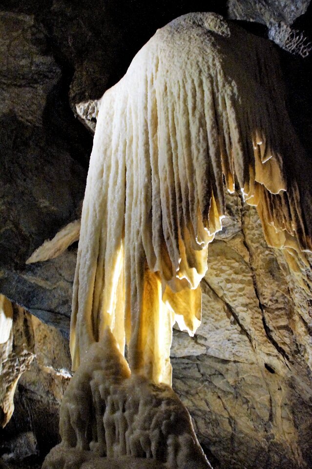 Krápník limestone stalagnit
