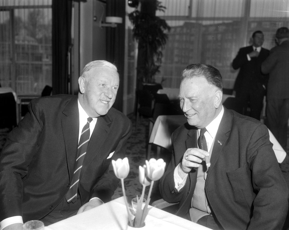 Genootschap van Sportvrienden, de 144, gaf jaarlijks diner in Apollohotel. Sir S, Bestanddeelnr 918-9837