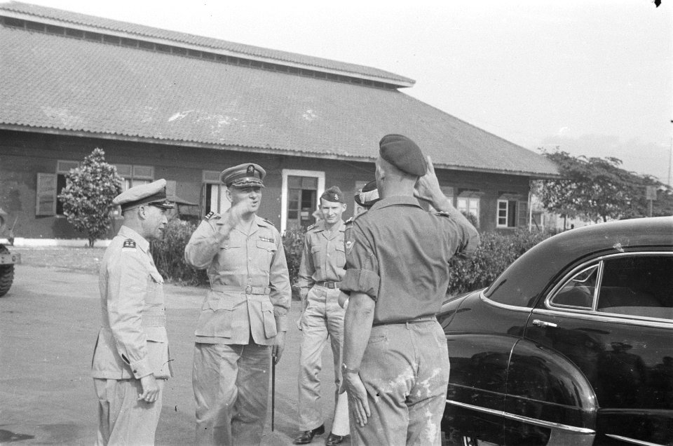 Generaal-majoor E. Engles, Hoofd Directoraat Centrale Opleidingen en Legercomman, Bestanddeelnr 246-3-2