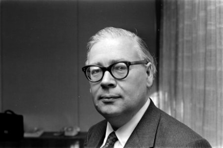 Geoffrey Rippon , Engelse EEG-onderhandelaar, arriveert o Schiphol Geoffrey Rip, Bestanddeelnr 923-9290
